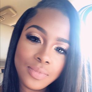 Meet your Posher, April